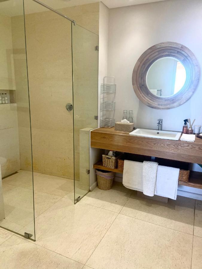 Villa Del Mar - "Luxurious En-Suite Bedroom With Lounge And Stunning Sea View Balcony In Bantry Bay" كيب تاون المظهر الخارجي الصورة